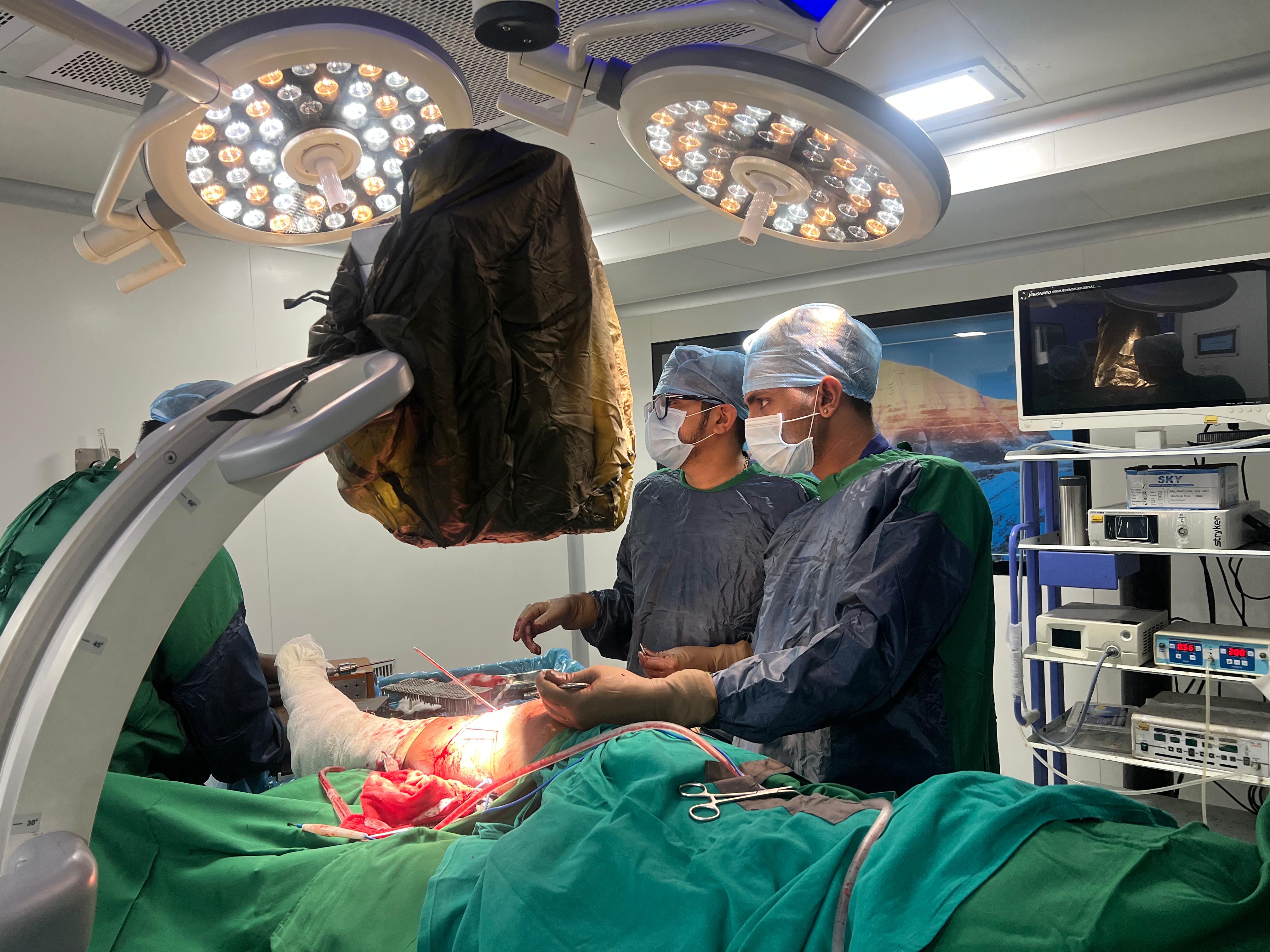 Dr. Jigar Sundesha at orthopedic conference